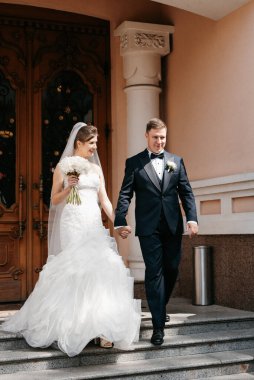 Gelin ve damadın otelde ilk buluşması.