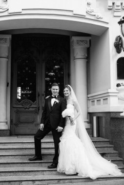 Gelin ve damadın otelde ilk buluşması.