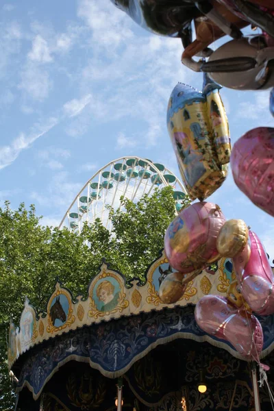 Πανηγύρι Λαϊκό Φεστιβάλ Μπαλόνια Καρουζέλ Και Ρόδα Λούνα Παρκ Paderborn — Φωτογραφία Αρχείου