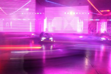 Paderborn, Nrw, Almanya, 25 Temmuz 2023, halk festivali, liborifestival, atlıkarınca çarpışması, uzun süre maruz kalma,