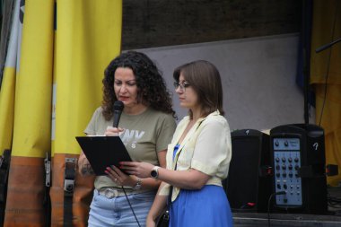 Paderborn, NRW, Almanya, Temmuz, 8. 2024, Ukraynalı insanlar Kiev 'deki çocuk hastanesinin Rusya tarafından bombalanması nedeniyle gösteri yapıyorlar.