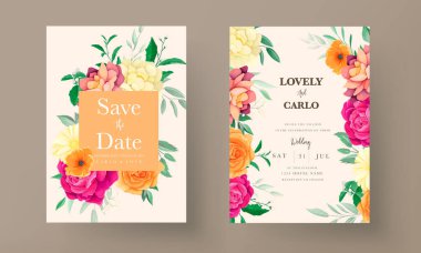 Çiçek desenli bir düğün davetiyesi.