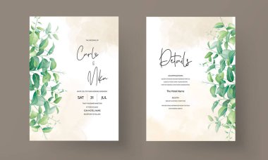Yeşil yapraklı ve çiçekli bir düğün davetiyesi