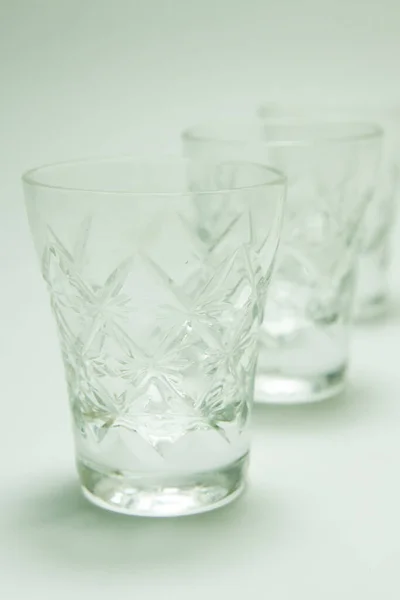 白色背景的玻璃杯 — 图库照片