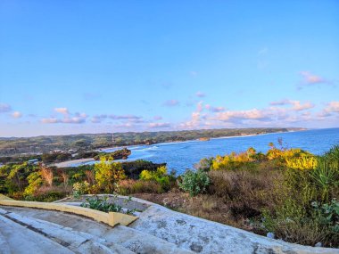 Deniz kıyısının güzel manzarası