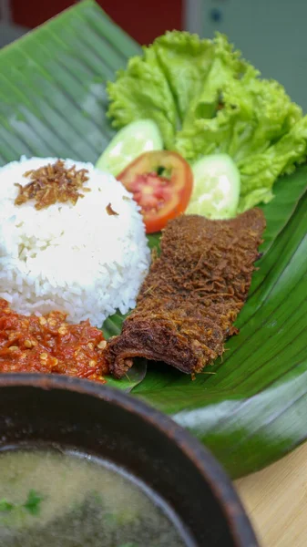 Comida Tripe Hoja Plátano Con Tema Clásico Tradicional — Foto de Stock