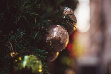 Şehirde Noel süslemeleri