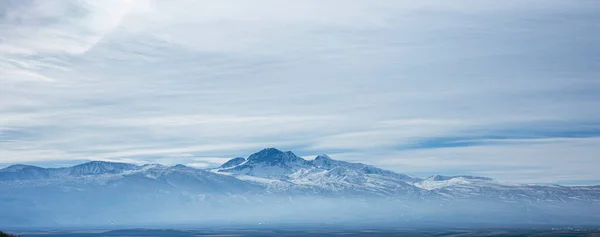 Mont Aragats Sous Les Nuages Dans Soirée — Photo
