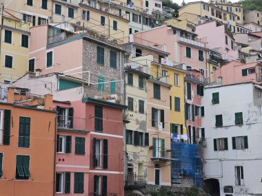 Punta Mesco harabeleri ve Monterosso İtalya 'daki Aziz Antonio inzivası..