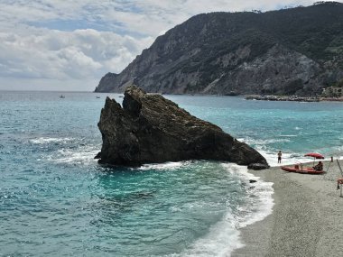 Punta Mesco harabeleri ve Monterosso İtalya 'daki Aziz Antonio inzivası..