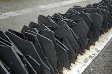 Reichstag Anıtı 'nda, muhalefet partilerinin 96 üyesi Naziler tarafından öldürüldü..