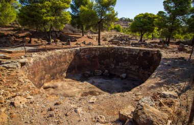 Lavrion Antik Gümüş Madenleri 'nin tarihi yerinde etkileyici bir manzara. Yüksek kalite fotoğraf
