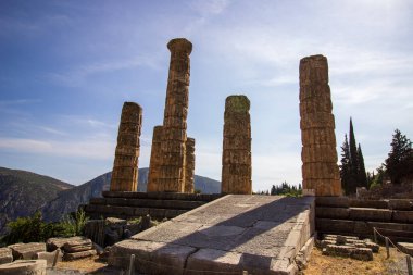 Delphi Oracle of Delphi Arkeolojik Harabeleri 'ndeki Atina Hazinesi, Apollo Tapınağı ve Antik Sığınak. Yüksek kalite fotoğraf