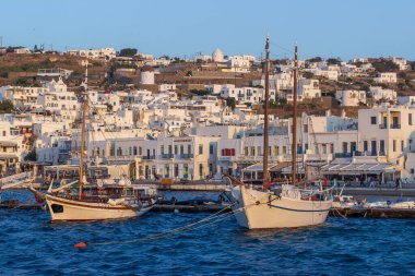 Mykonos Old Port ve Chora rıhtımı, Mykonos Town, Mykonos Adası, Cyclades, Yunan Adaları, Yunanistan, Avrupa. Yüksek kalite fotoğraf