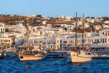 Mykonos Old Port ve Chora rıhtımı, Mykonos Town, Mykonos Adası, Cyclades, Yunan Adaları, Yunanistan, Avrupa. Yüksek kalite fotoğraf