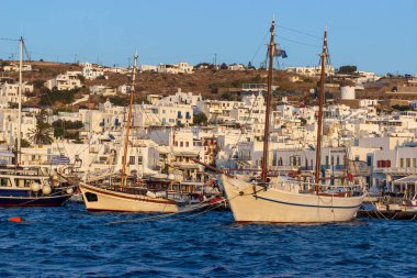 Mykonos Old Port ve Chora rıhtımı, Mykonos Town, Mykonos Adası, Cyclades, Yunan Adaları, Yunanistan, Avrupa. Yüksek kalite fotoğraf