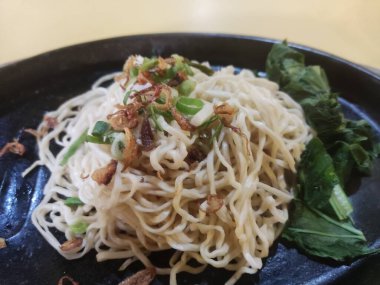 Tavuklu erişte, Tayland yemeği.