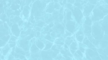 Havuzdaki su dalgalarının video görüntüleri.
