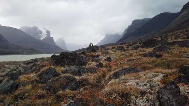 Stone Inukshuk Remote Arctic Wilderness Baffin Island Nunavut Canada Akshayuk — Stock Video