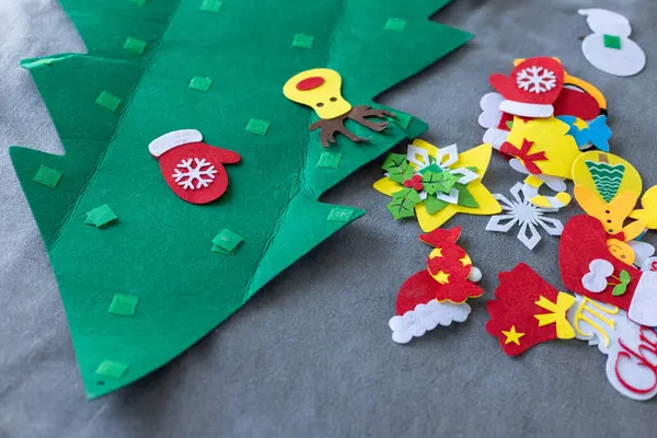 Noel ağacı eğitici oyuncakları, bilişsel yetenekler, Montessori aktiviteleri.. . 