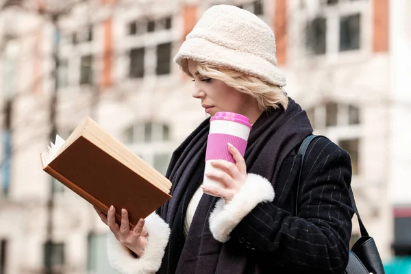 Portrait Young Blonde Woman Reading Book Outdoors Drinking Coffee Cold — Foto de Stock