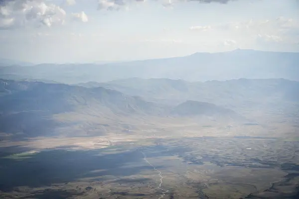 Türkiye 'deki Ararat Dağı, Ermeni dağlarının kuru dağlık manzarası gibi çöl.