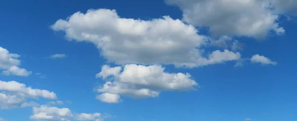 Panoramablick Auf Schöne Wolken Blauen Himmel Natürlicher Hintergrund — Stockfoto