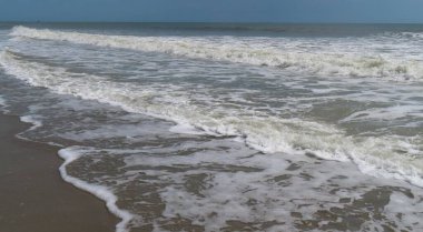 Kuzey Florida 'nın Atlantik kıyısındaki okyanus suları