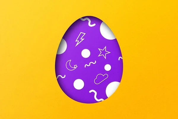 Фиолетовый Желтый Порезы Бумаги Образуют Пасхальное Яйцо Наложение Бумаги — стоковое фото