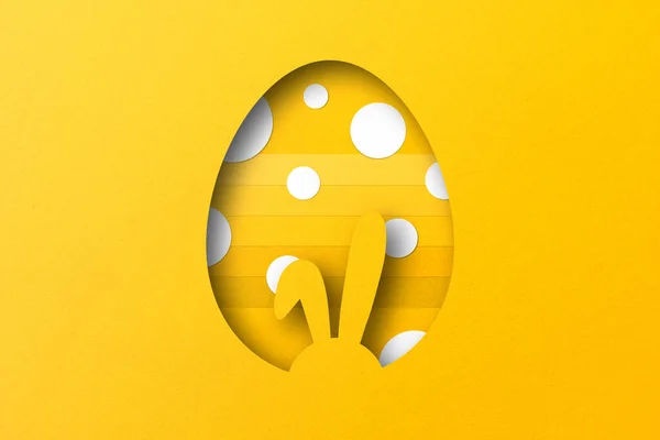 Gelbes Papier Einem Ostereiermuster Geschnitten — Stockfoto
