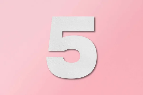 Papel Branco Alfabeto Papel Tipo Número Isolado Sobre Fundo Rosa — Fotografia de Stock