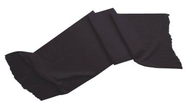 Siyah buruşmuş yırtık bant beyaz arkaplanda izole edilmiş.