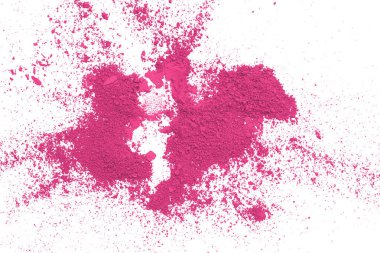 beyaz arkaplanda izole edilmiş pembe toz