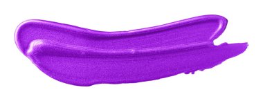 Parlak mor fırça darbesi beyaz arkaplanda izole edildi