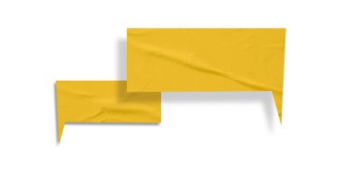 Sarı konuşma balonu buruşmuş kağıt beyaz arkaplanda izole edilmiş