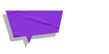 Mor konuşma balonu buruşmuş kağıt beyaz arkaplanda izole edilmiş