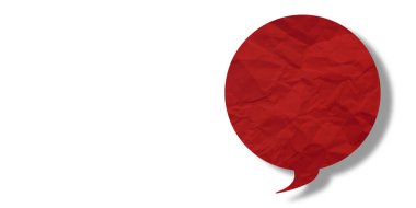 Kırmızı konuşma balonu buruşmuş kağıt beyaz arkaplanda izole edilmiş