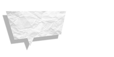 Beyaz konuşma balonu buruşmuş kağıt beyaz arkaplanda izole