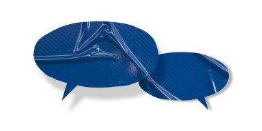 Mavi konuşma balonu buruşmuş kağıt beyaz arkaplanda izole edilmiş