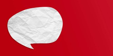Kırmızı arkaplanda izole edilmiş beyaz konuşma balonu buruşmuş kağıt