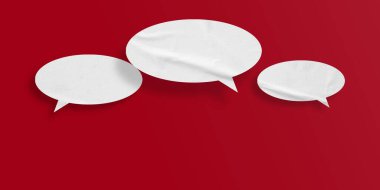 Kırmızı arkaplanda izole edilmiş beyaz konuşma balonu buruşmuş kağıt