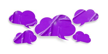 Mor konuşma balonu buruşmuş kağıt beyaz arkaplanda izole edilmiş