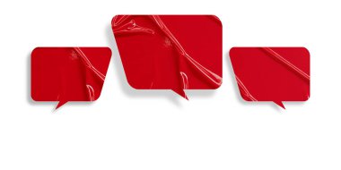 Kırmızı konuşma balonu buruşmuş kağıt beyaz arkaplanda izole edilmiş