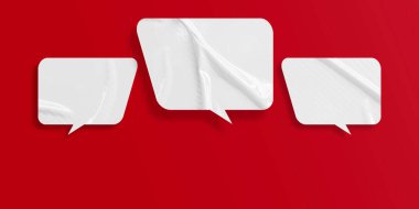 Kırmızı arkaplanda izole edilmiş beyaz konuşma balonu buruşmuş kağıt