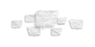 Beyaz konuşma balonu buruşmuş kağıt beyaz arkaplanda izole