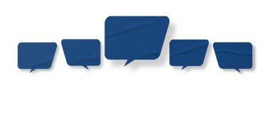 Mavi konuşma balonu buruşmuş kağıt beyaz arkaplanda izole edilmiş