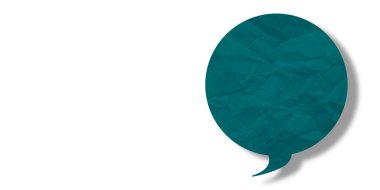 Yeşil konuşma balonu buruşmuş kağıt beyaz arkaplanda izole