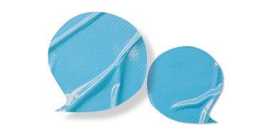 Açık mavi konuşma balonu buruşmuş kağıt beyaz arkaplanda izole edilmiş