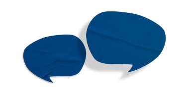 Mavi konuşma balonu buruşmuş kağıt beyaz arkaplanda izole edilmiş