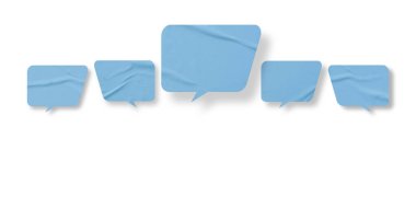 Açık mavi konuşma balonu buruşmuş kağıt beyaz arkaplanda izole edilmiş